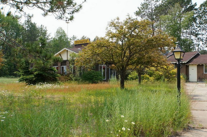 Castlewood Inn & Suites (Best Western Tony Londons, Tony Londons Roadhouse) - From Roadtripmemories On Flickr (newer photo)